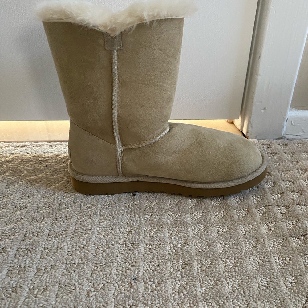 Ugg Bailey Button Left Shoe Only Replacement - image 3